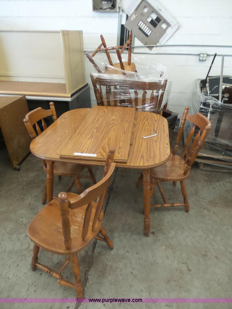 image for item AO9943 Kitchen table and chairs