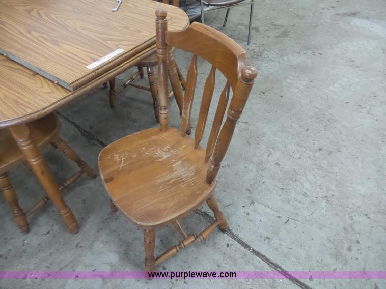 image for item AO9943 Kitchen table and chairs