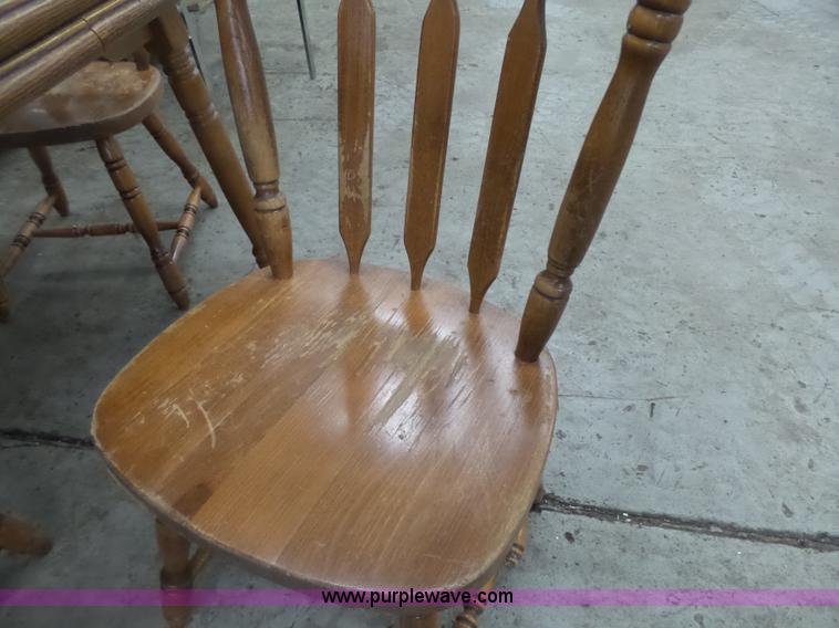 image for item AO9943 Kitchen table and chairs