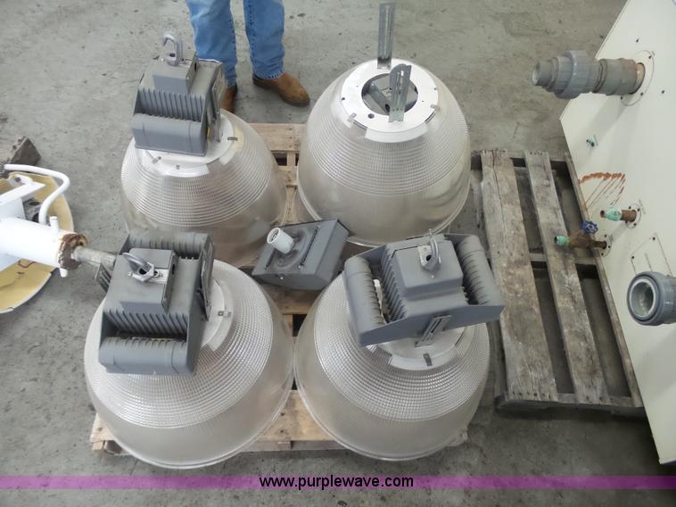 image for item AO9945 (5) 400 watt high bay lights