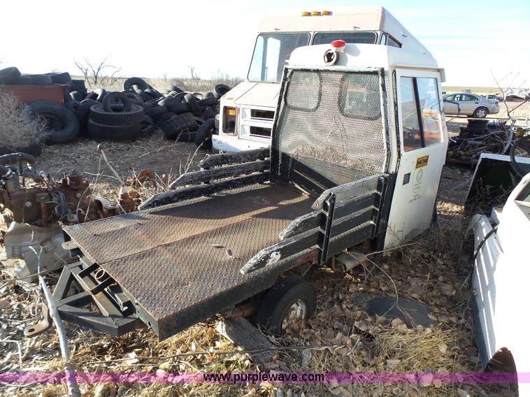 image for item AO9967 1987 Cushman utility vehicle