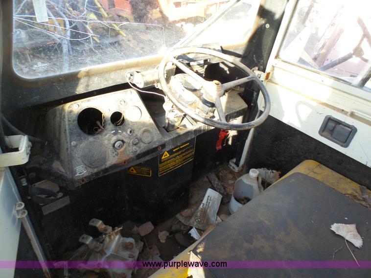 image for item AO9967 1987 Cushman utility vehicle