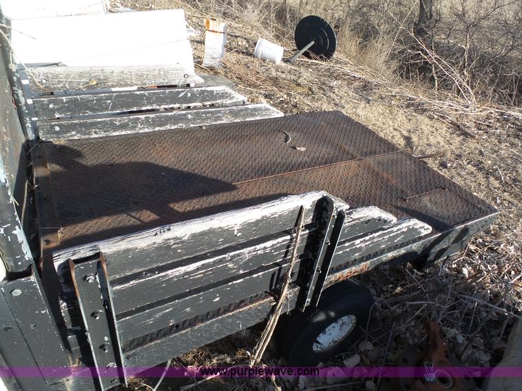 image for item AO9967 1987 Cushman utility vehicle