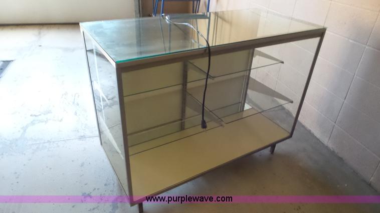 image for item BI9259 Glass display cabinet
