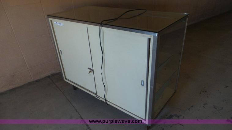 image for item BI9259 Glass display cabinet
