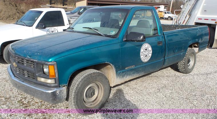 image for item BL9679 1996 Chevrolet 1500 pickup truck