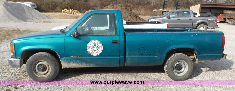 image for item BL9679 1996 Chevrolet 1500 pickup truck
