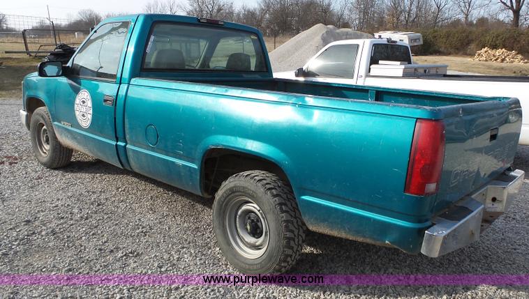 image for item BL9679 1996 Chevrolet 1500 pickup truck