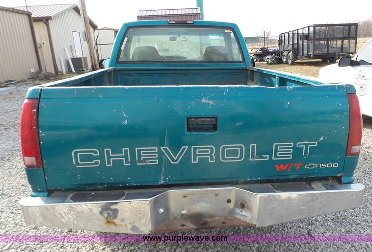 image for item BL9679 1996 Chevrolet 1500 pickup truck