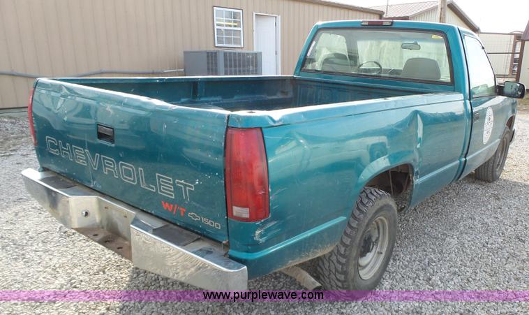 image for item BL9679 1996 Chevrolet 1500 pickup truck