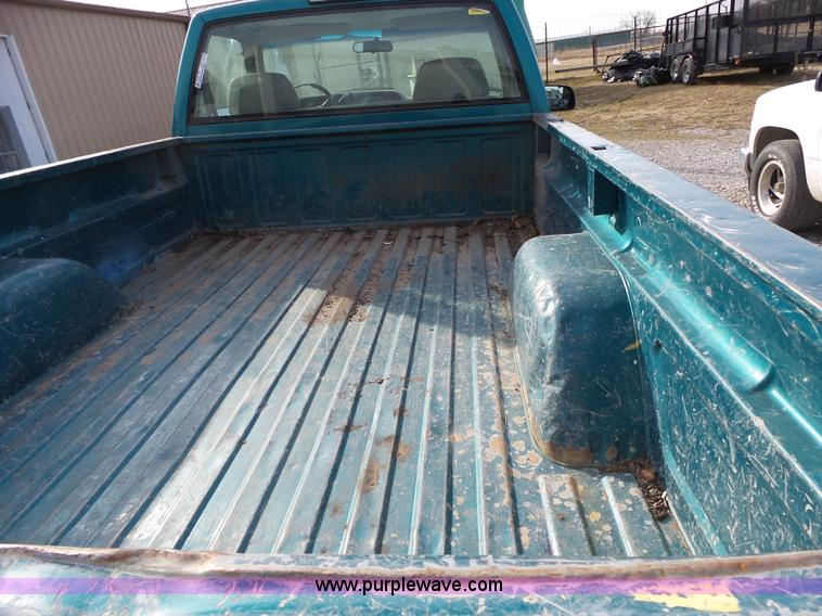 image for item BL9679 1996 Chevrolet 1500 pickup truck