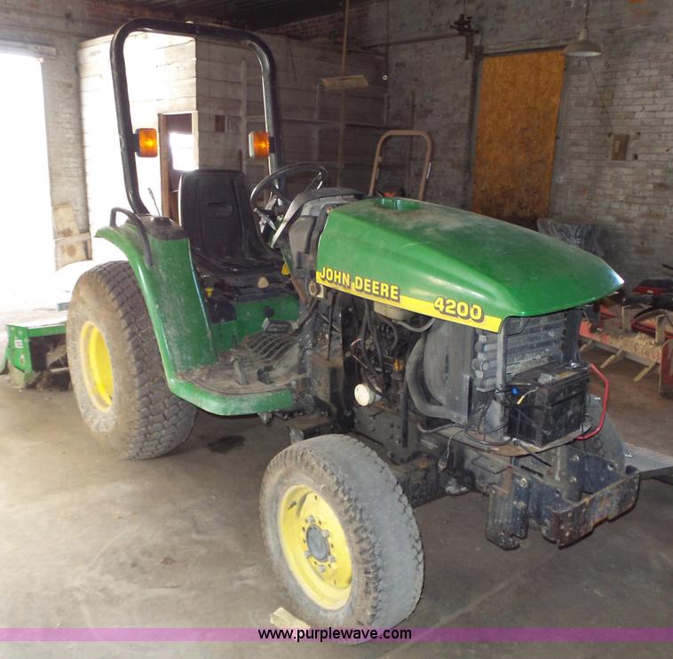 image for item BL9692 John Deere 4200 tractor
