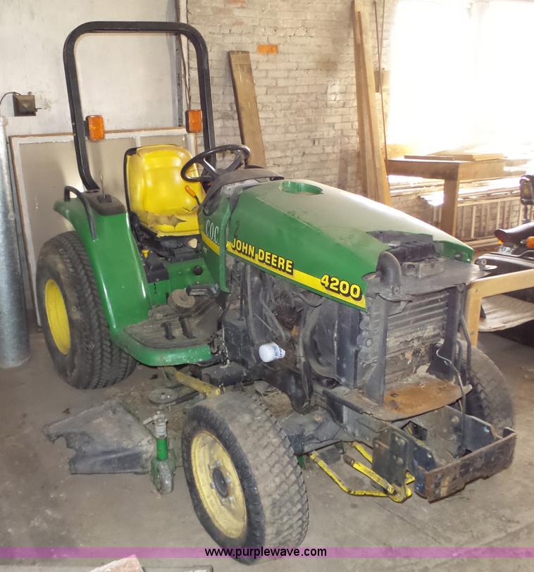 image for item BL9694 John Deere 4200 tractor