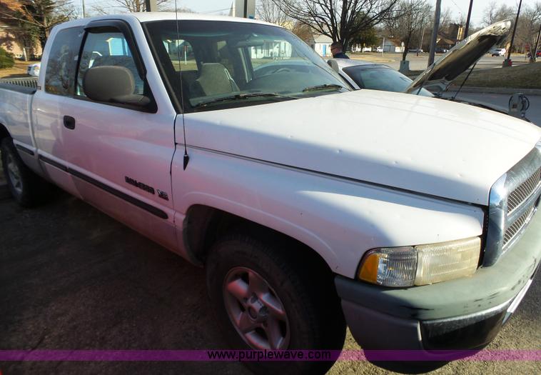image for item BL9718 1999 Dodge Ram 1500 Quad Cab pickup truck