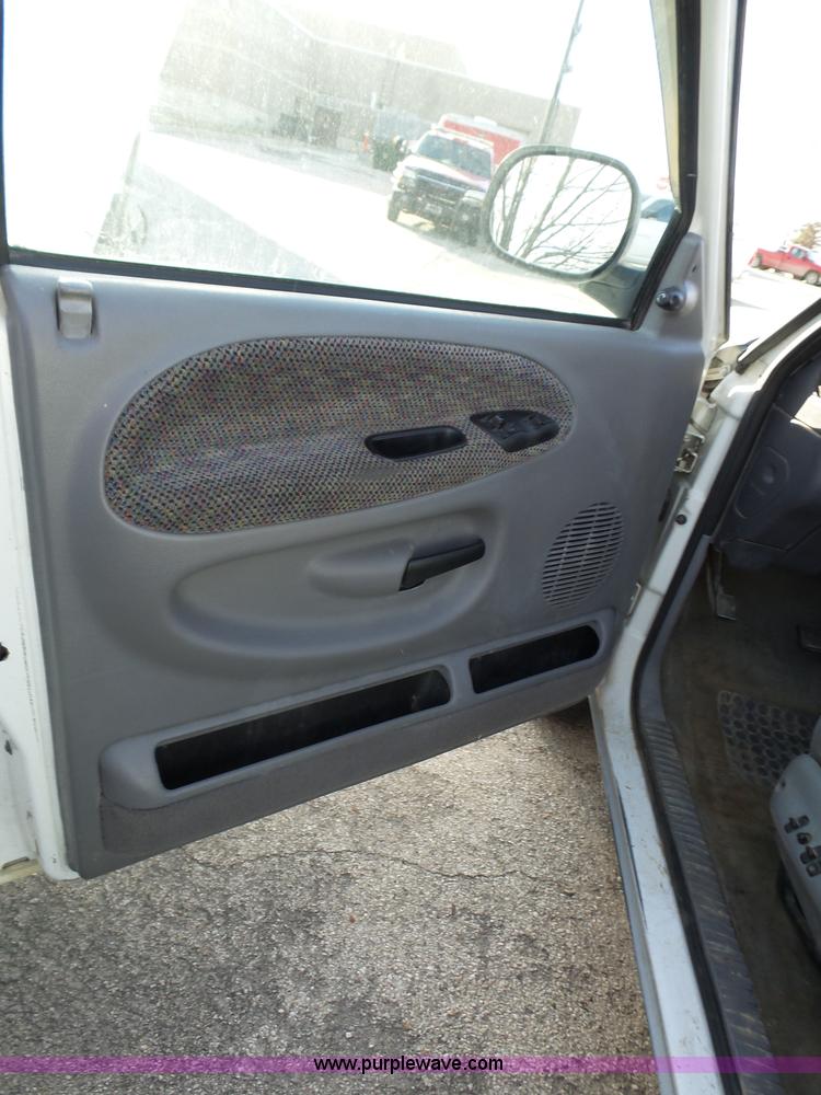 image for item BL9718 1999 Dodge Ram 1500 Quad Cab pickup truck