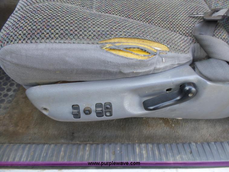 image for item BL9718 1999 Dodge Ram 1500 Quad Cab pickup truck