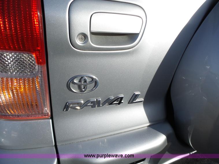 image for item BL9720 2002 Toyota RAV4 SUV