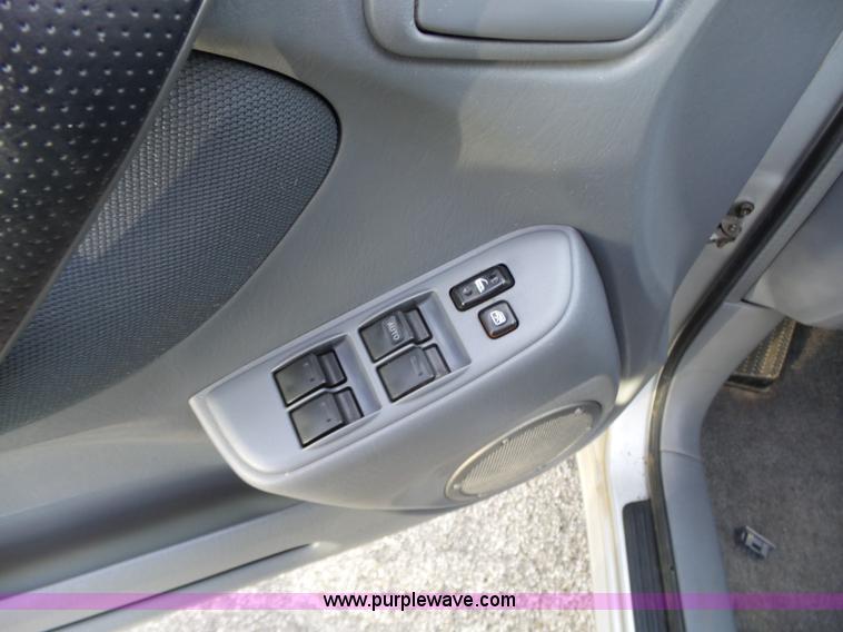 image for item BL9720 2002 Toyota RAV4 SUV