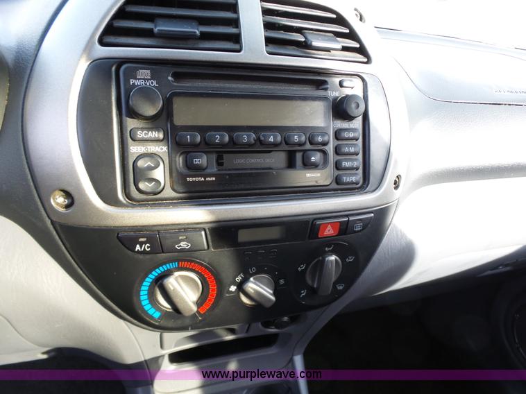 image for item BL9720 2002 Toyota RAV4 SUV