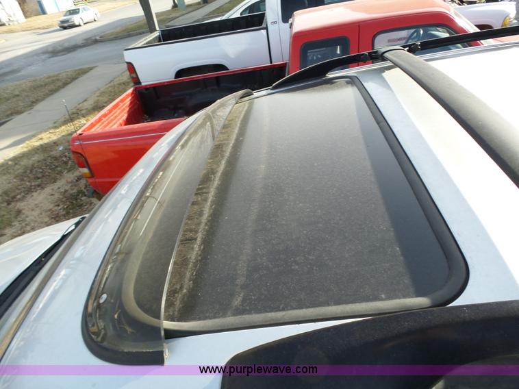 image for item BL9720 2002 Toyota RAV4 SUV