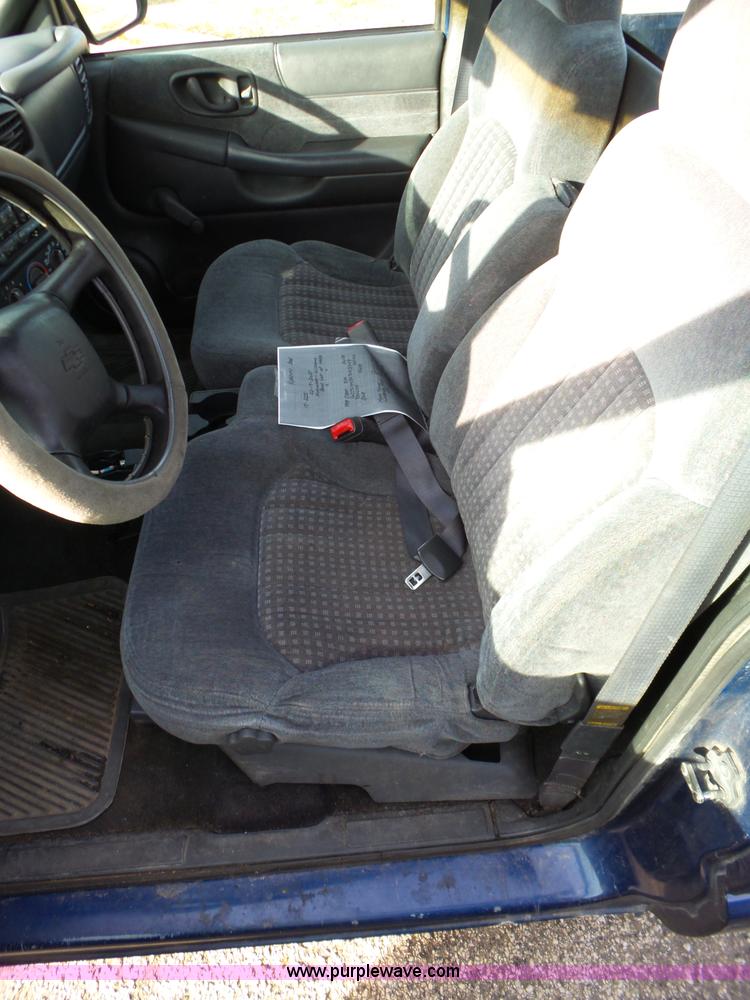 image for item BL9721 1999 Chevrolet S10 pickup truck