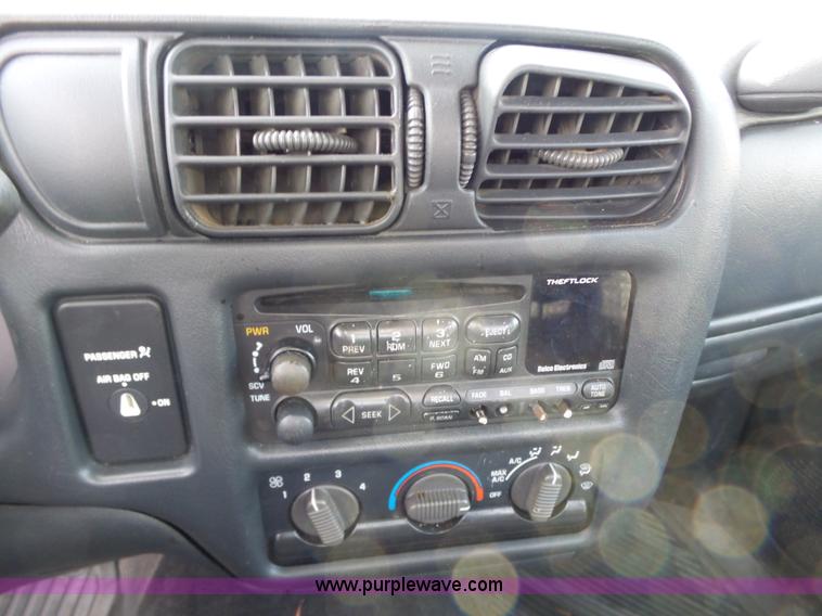 image for item BL9721 1999 Chevrolet S10 pickup truck