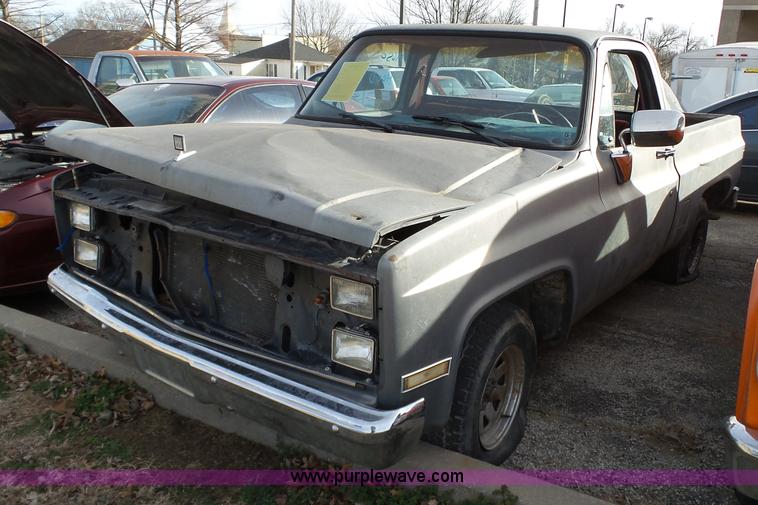 image for item BL9723 1987 GMC 1500 pickup truck