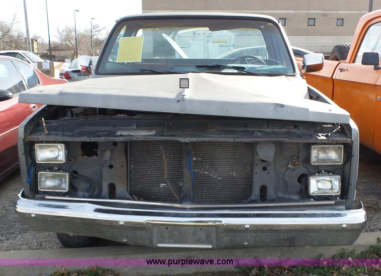 image for item BL9723 1987 GMC 1500 pickup truck