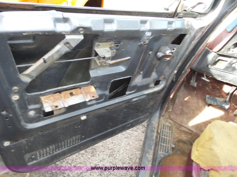 image for item BL9723 1987 GMC 1500 pickup truck