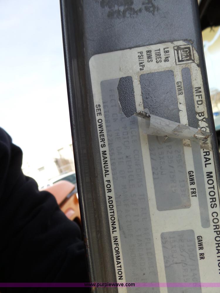 image for item BL9723 1987 GMC 1500 pickup truck