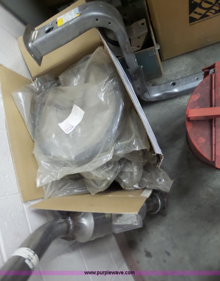 image for item BL9745 Assorted Chrysler automotive parts