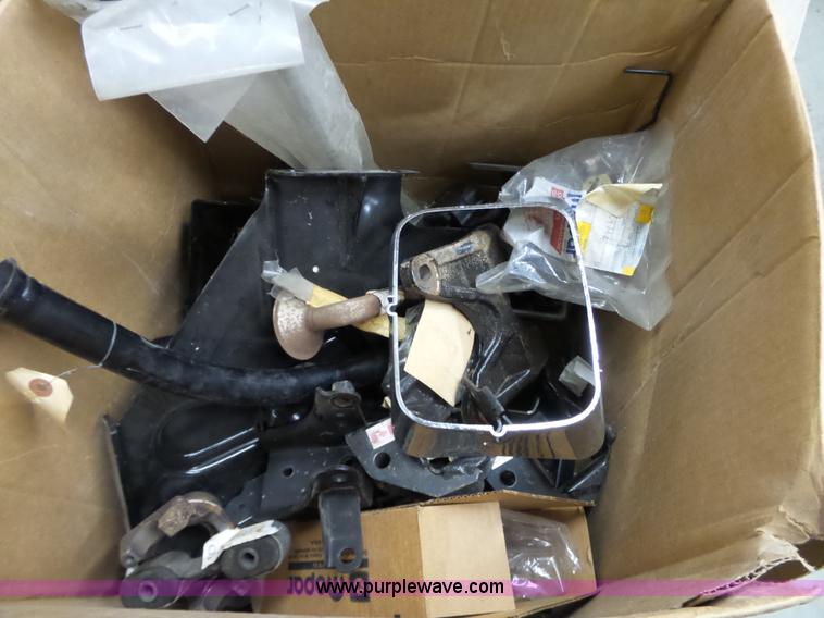 image for item BL9745 Assorted Chrysler automotive parts