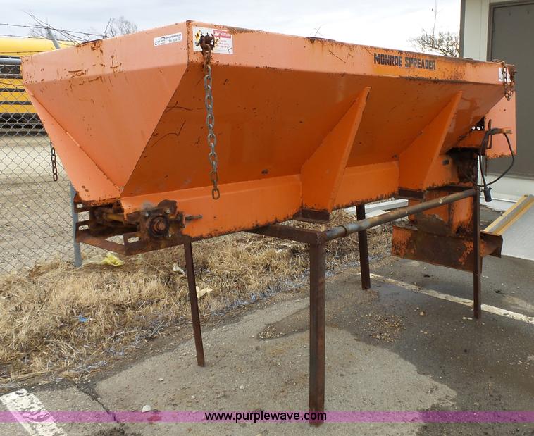 image for item BN9039 Monroe V-box spreader