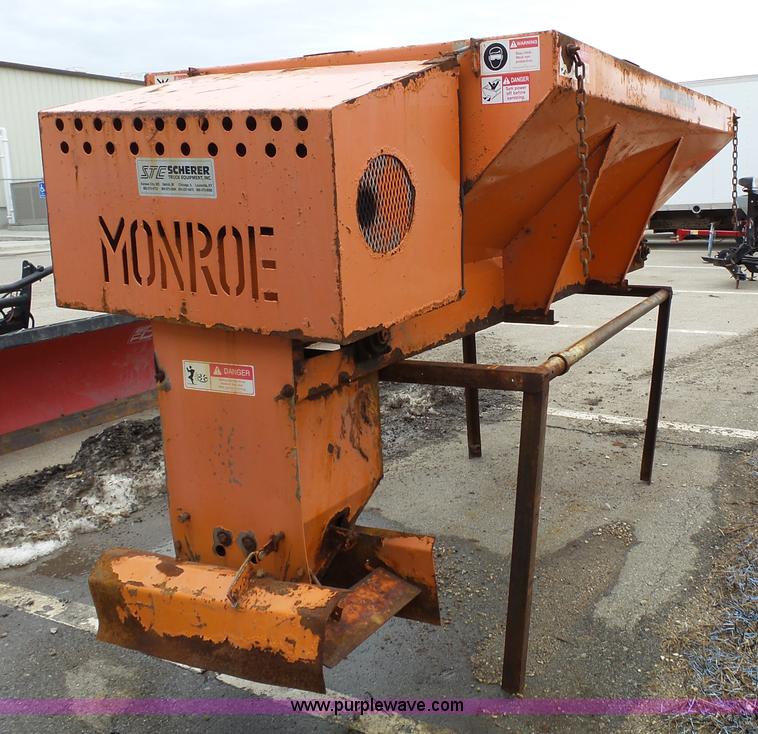 image for item BN9039 Monroe V-box spreader
