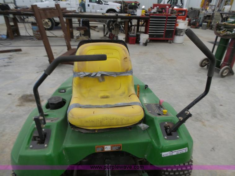image for item BN9040 2006 John Deere F687 Z-Trak lawn mower