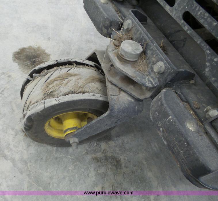 image for item BN9040 2006 John Deere F687 Z-Trak lawn mower