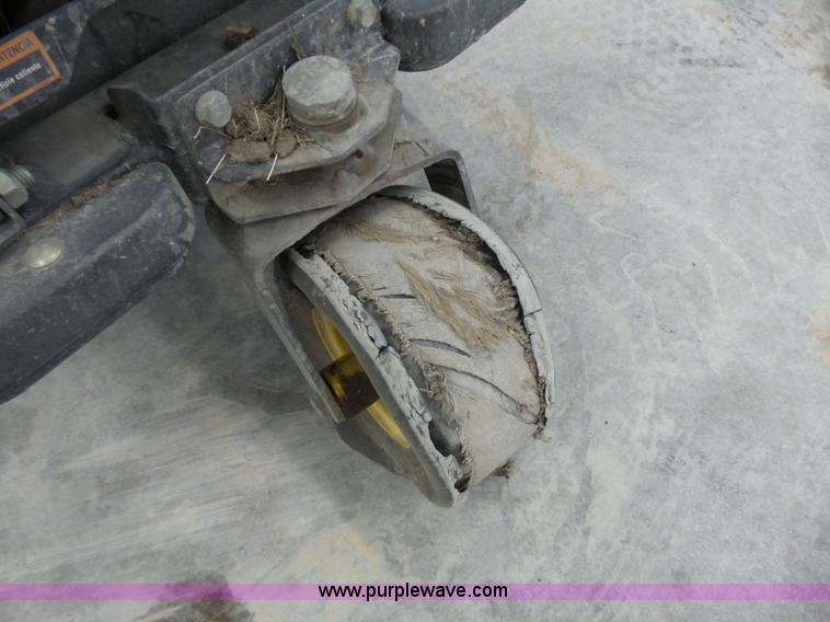 image for item BN9040 2006 John Deere F687 Z-Trak lawn mower