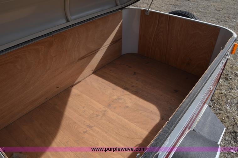 image for item BO9505 2003 Belaire enclosed cargo trailer