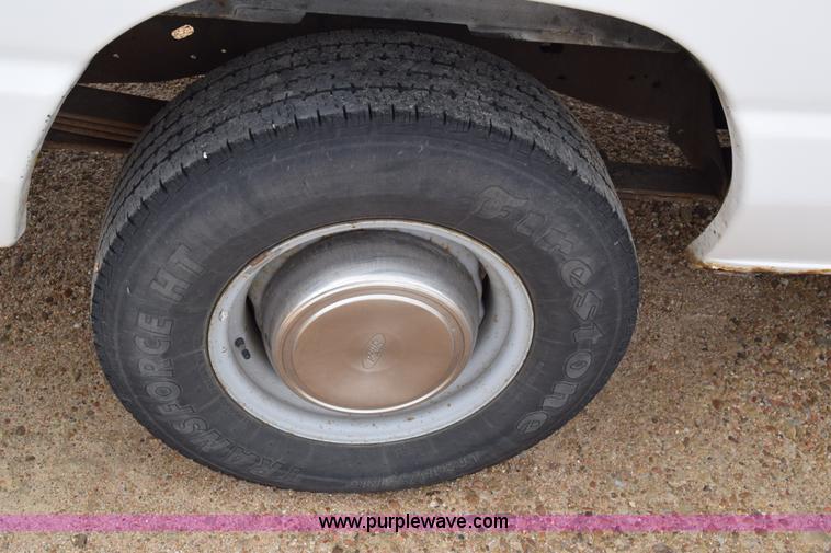 image for item BO9506 2003 Belaire enclosed cargo trailer