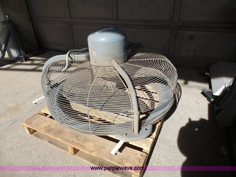 image for item BT9444 42" shop fan