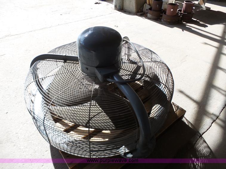 image for item BT9444 42" shop fan
