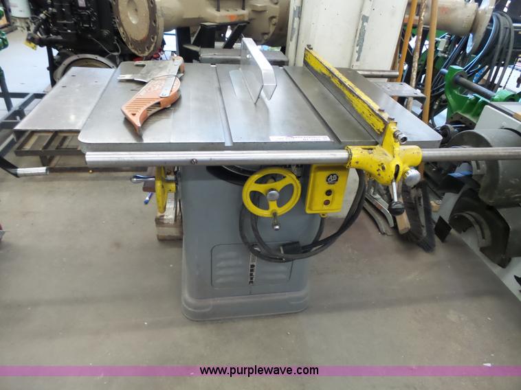 image for item BT9449 Delta table saw
