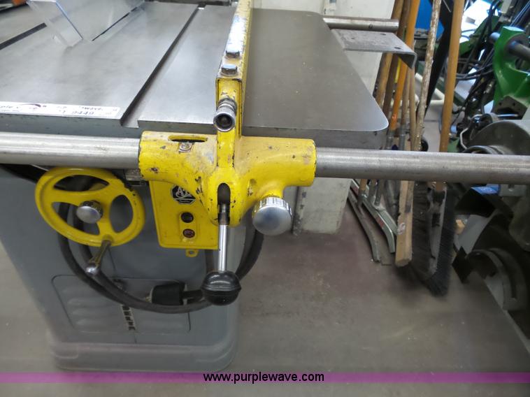 image for item BT9449 Delta table saw