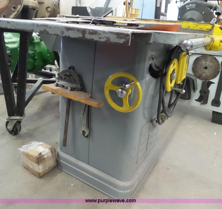 image for item BT9449 Delta table saw