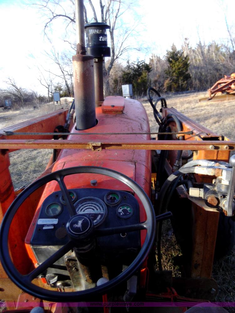 image for item F1126 1984 John Deere 401B tractor