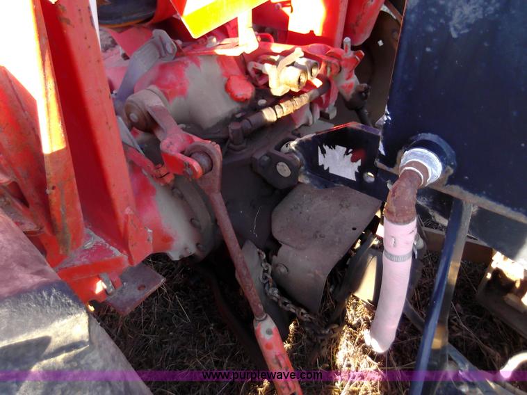 image for item F1126 1984 John Deere 401B tractor