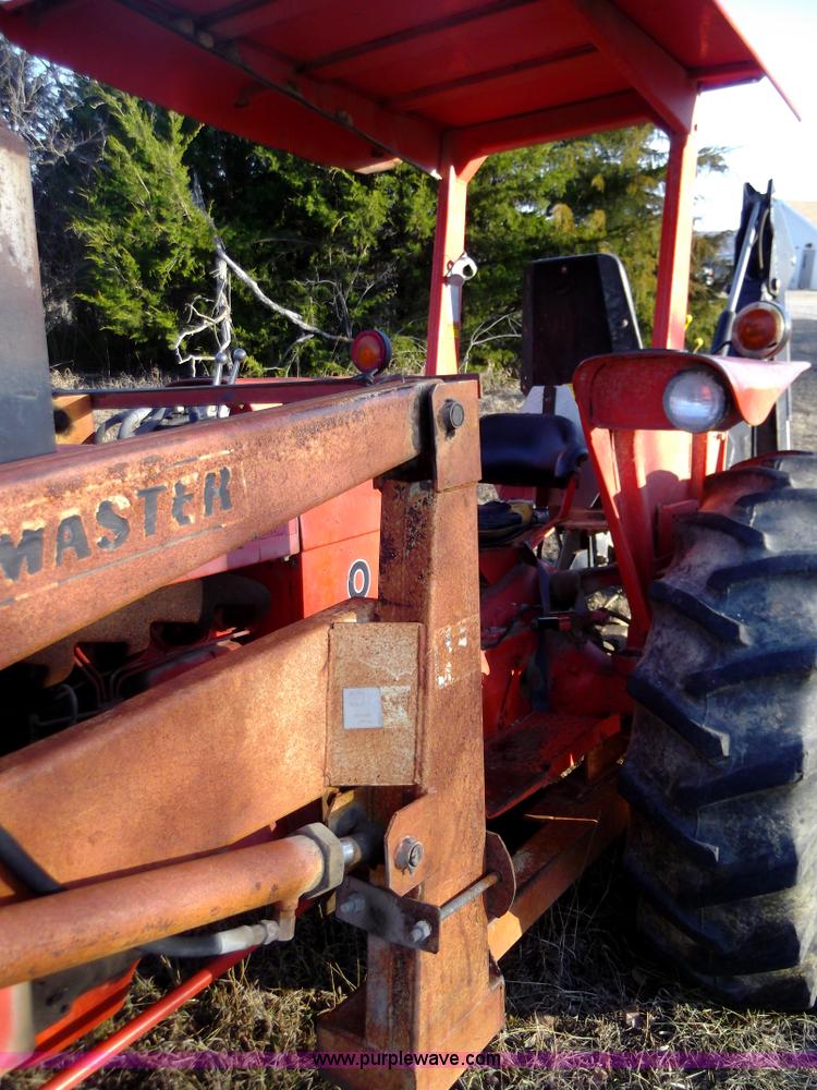 image for item F1126 1984 John Deere 401B tractor