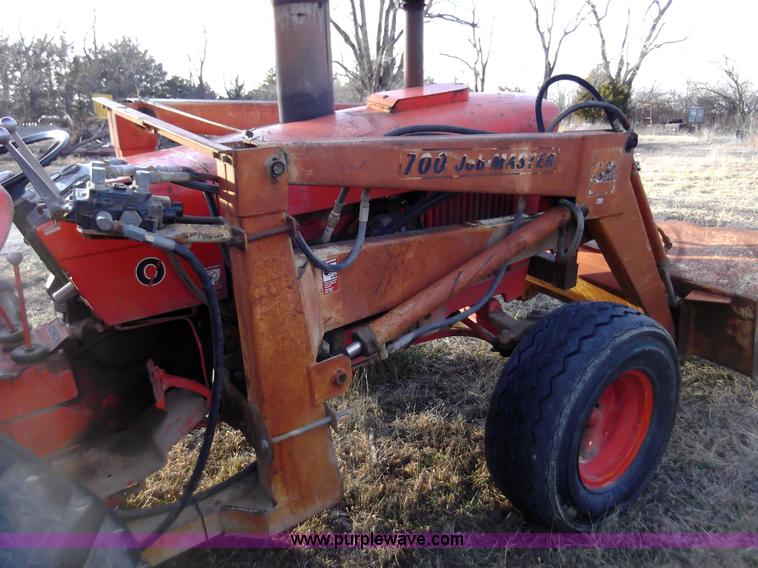 image for item F1126 1984 John Deere 401B tractor