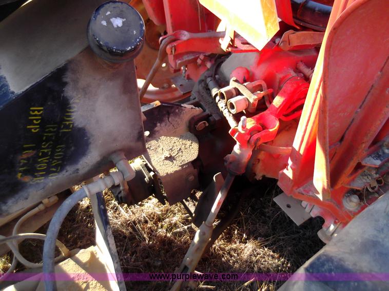 image for item F1126 1984 John Deere 401B tractor