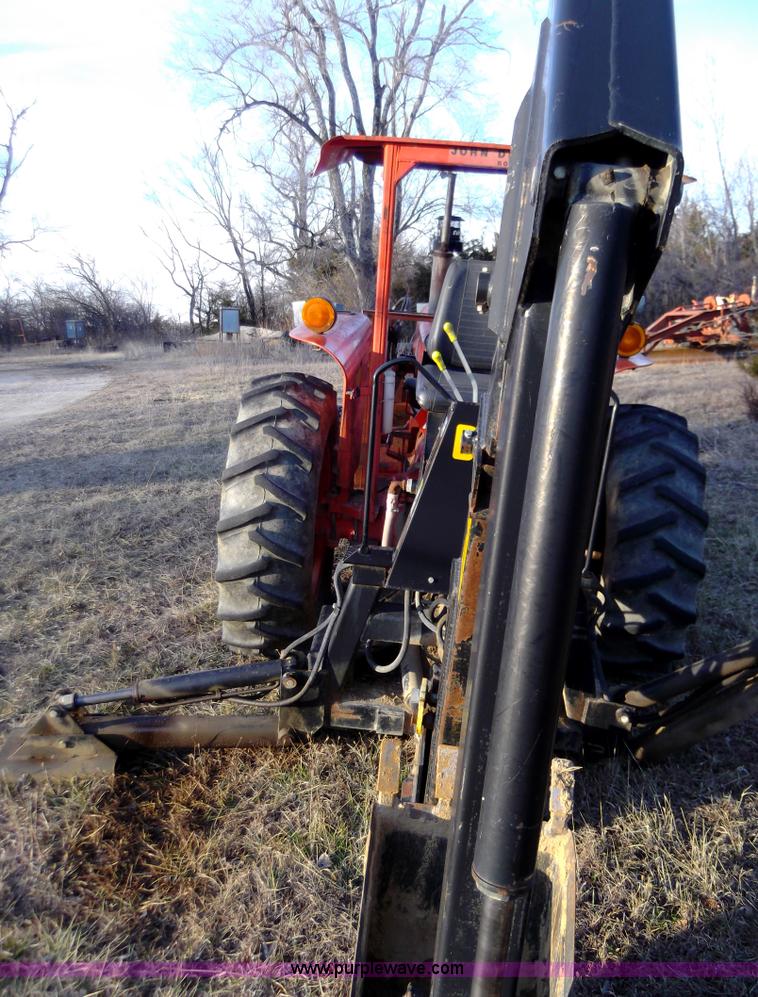 image for item F1126 1984 John Deere 401B tractor